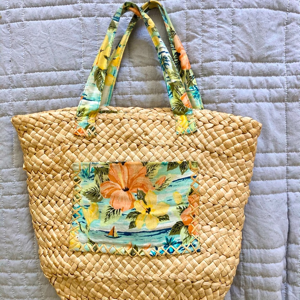 Floral straw tote bag
